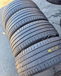 235/45/18 Michelin vendo un set de llantas usadas excelente condiciones de vida las 4 ✅🤩I am selling a set of used tires, all 4 in excellent living c