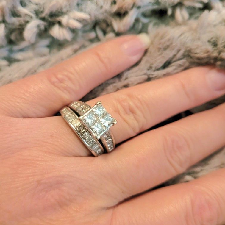 Diamond Engagement Ring & Wedding Band