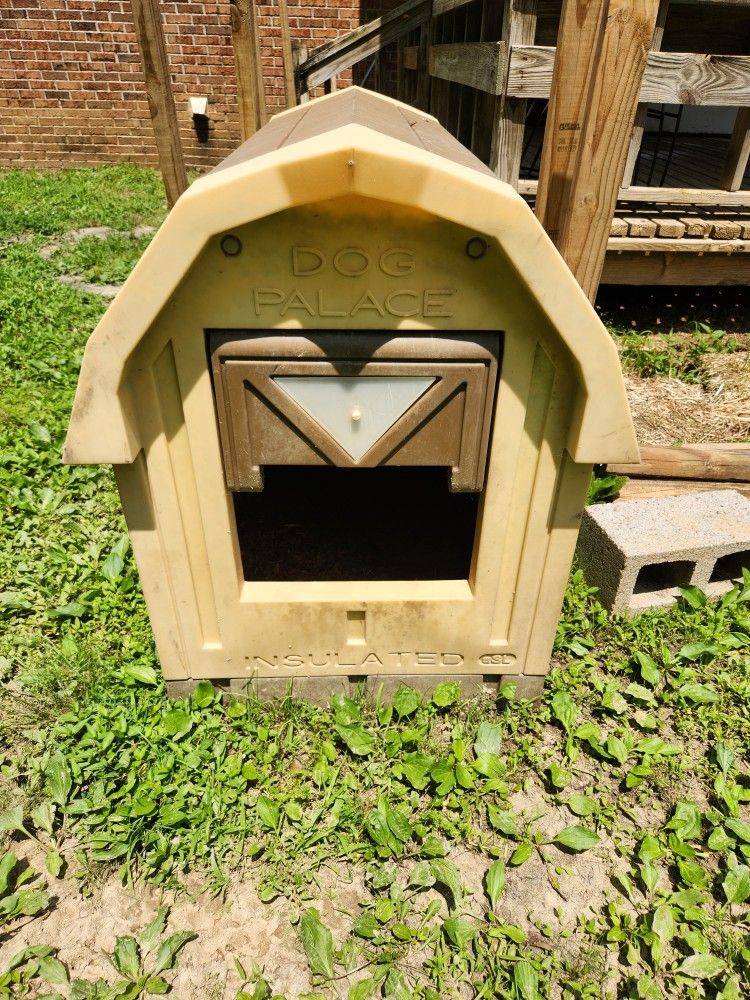 ASL Solutions Dog Palace Premium Insulated Dog House, DP20