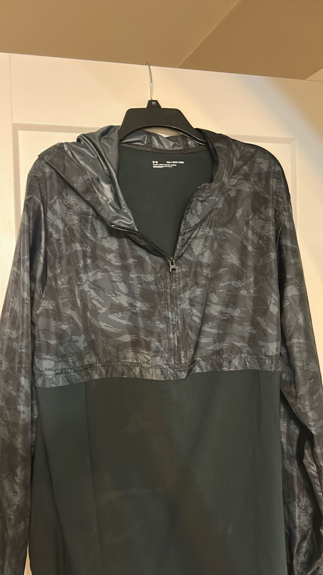 Men’s Under armor Lightweight Jacket/hoodie