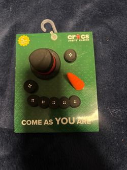 Croc pins