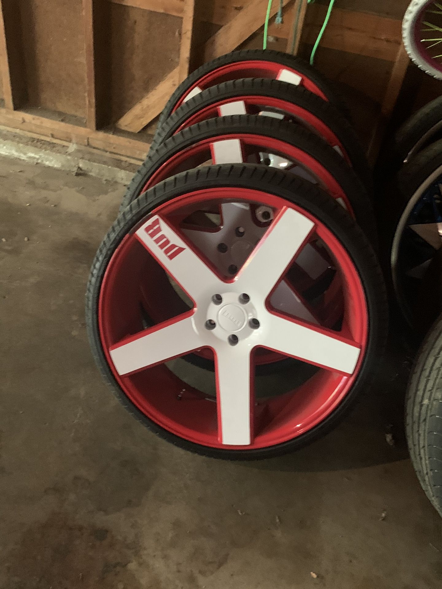 24” Dub Ballers with tires