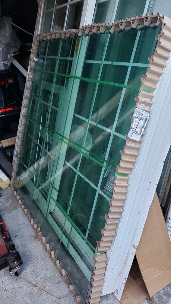 Double pane gas filled picture window
Brand new.