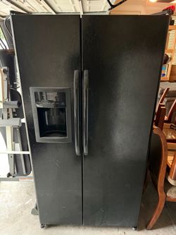 GE Black Side-by-Side Refrigerator with Ice Maker