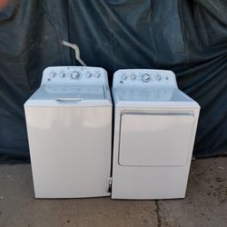 GE Washer And Gas Dryer Laundry Set