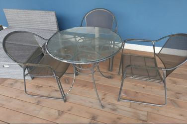 Vintage-Style Wrought Iron Metal Mesh & Glass Round Patio Dining Set