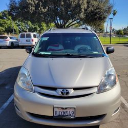 2010 Toyota Sienna