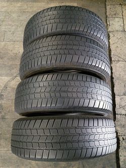 Set of 235/65/18 Michelin Defender LTX $180