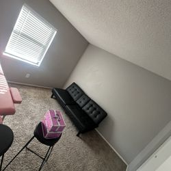 Black Futon