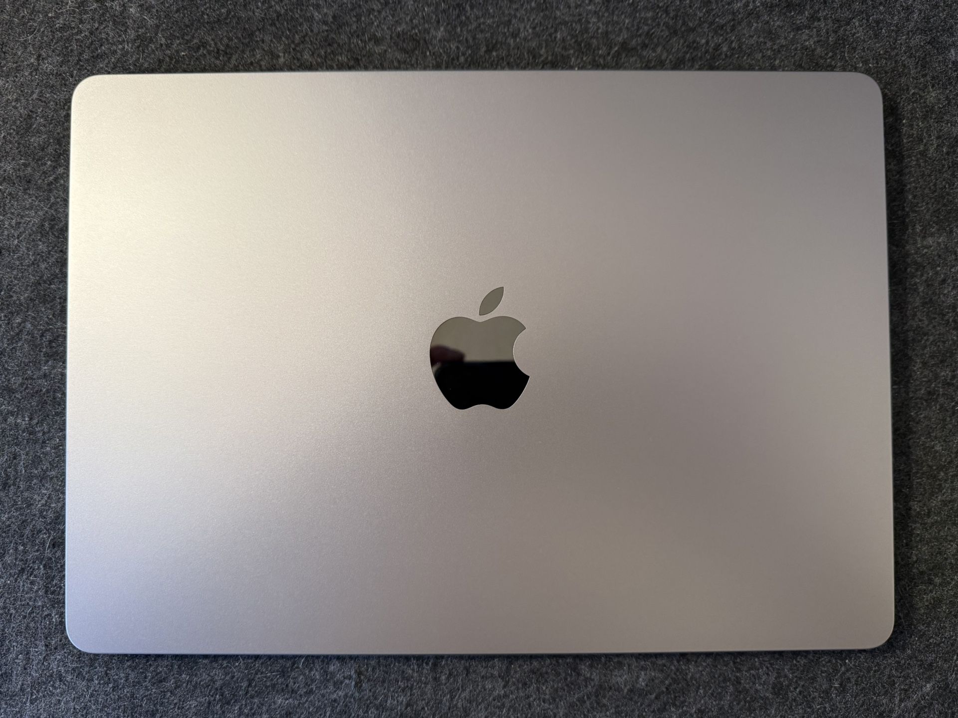 MacBook Air M2 13.6”
