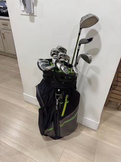 TaylorMade R7 golf club set with TaylorMade bag and Odyssey Putter