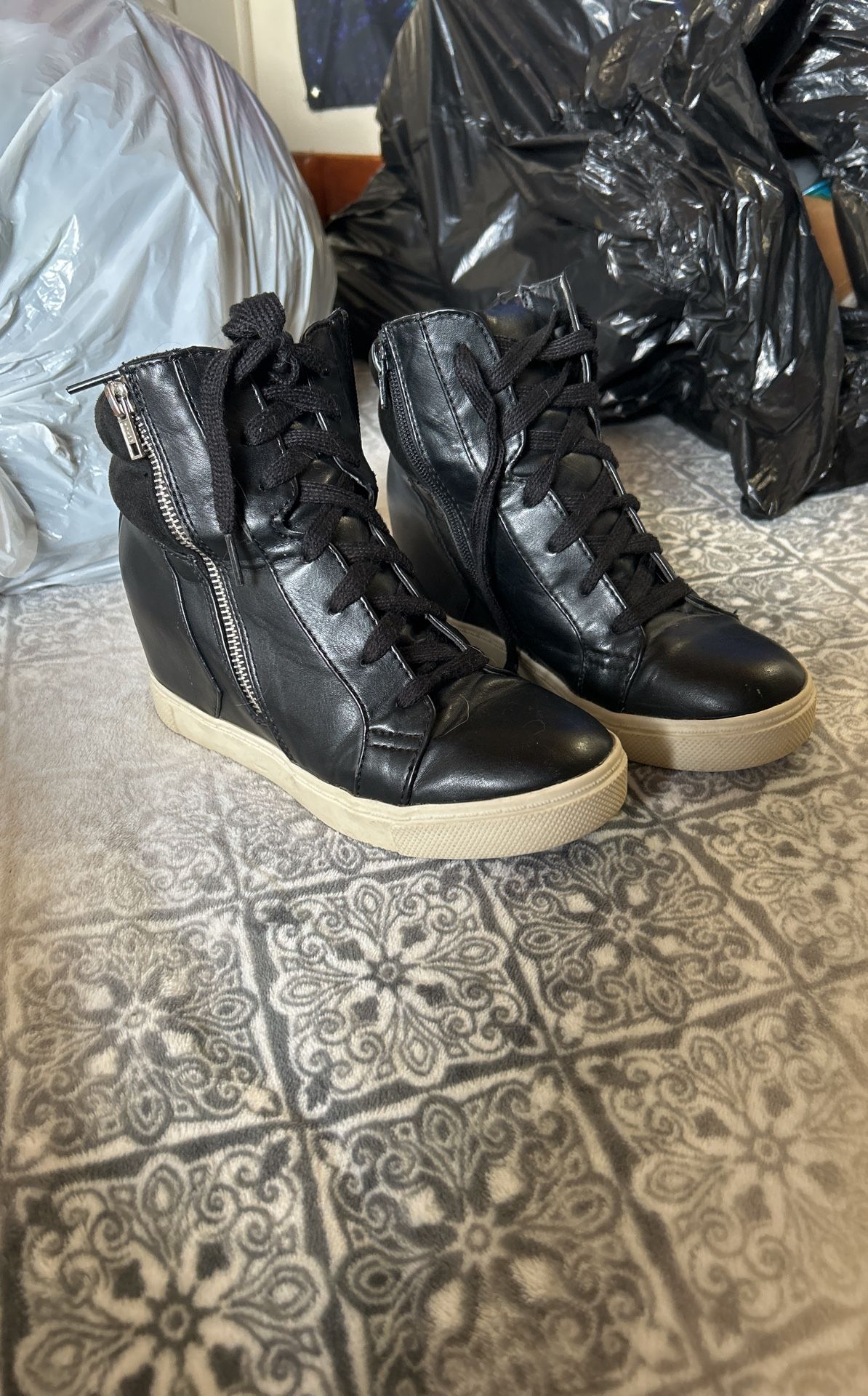 Black Shoes Size 7