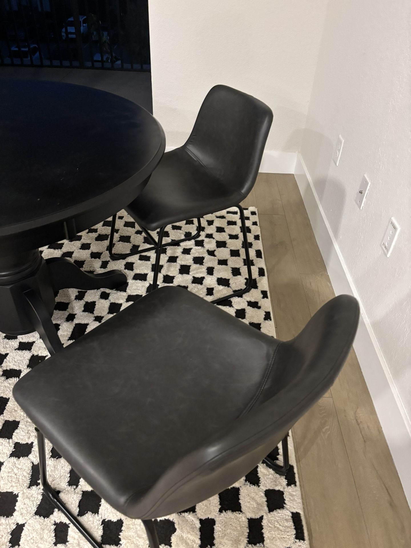 Dining Table & 2 Chairs