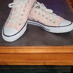 Women's Pink Coverse 