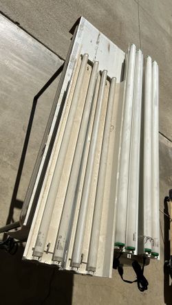 Fluorescent light fixtures