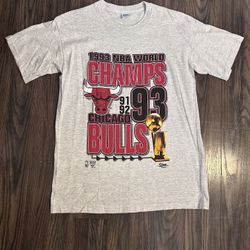 Chicago Bulls Shirt Size Large