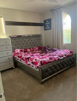 Bedroom set