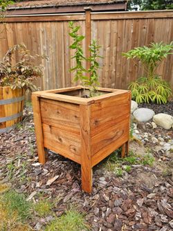 Stained & Fabric Cedar Planter Box with drainage