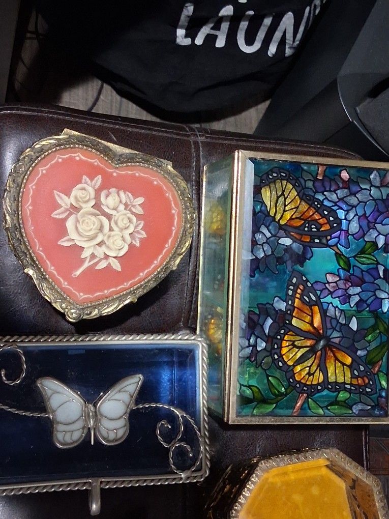 Trinkets / Jewelry Music Box Vintage