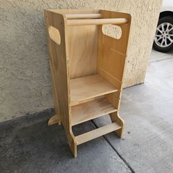 Toddler tower / montesory bench