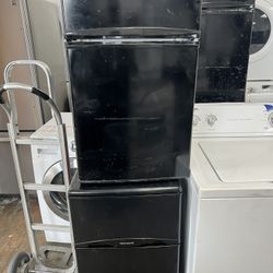 Small Refrigerator For Room And For Students 1 Month Warranty 