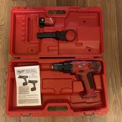 Milwaukee 1/2” Hammer Drill 0627-20 with Hard Case, Handle and Clip