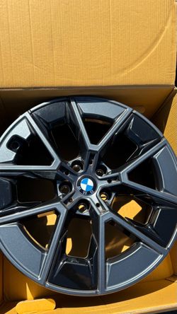 4 OEM 2025 BMW i4 18” Aero Wheels – Style 854 – 5x112