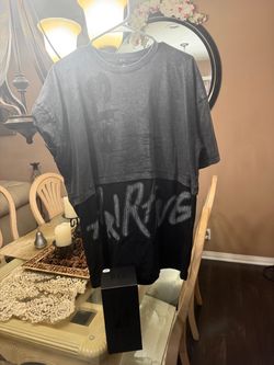 BTS LA concert shirt and army light