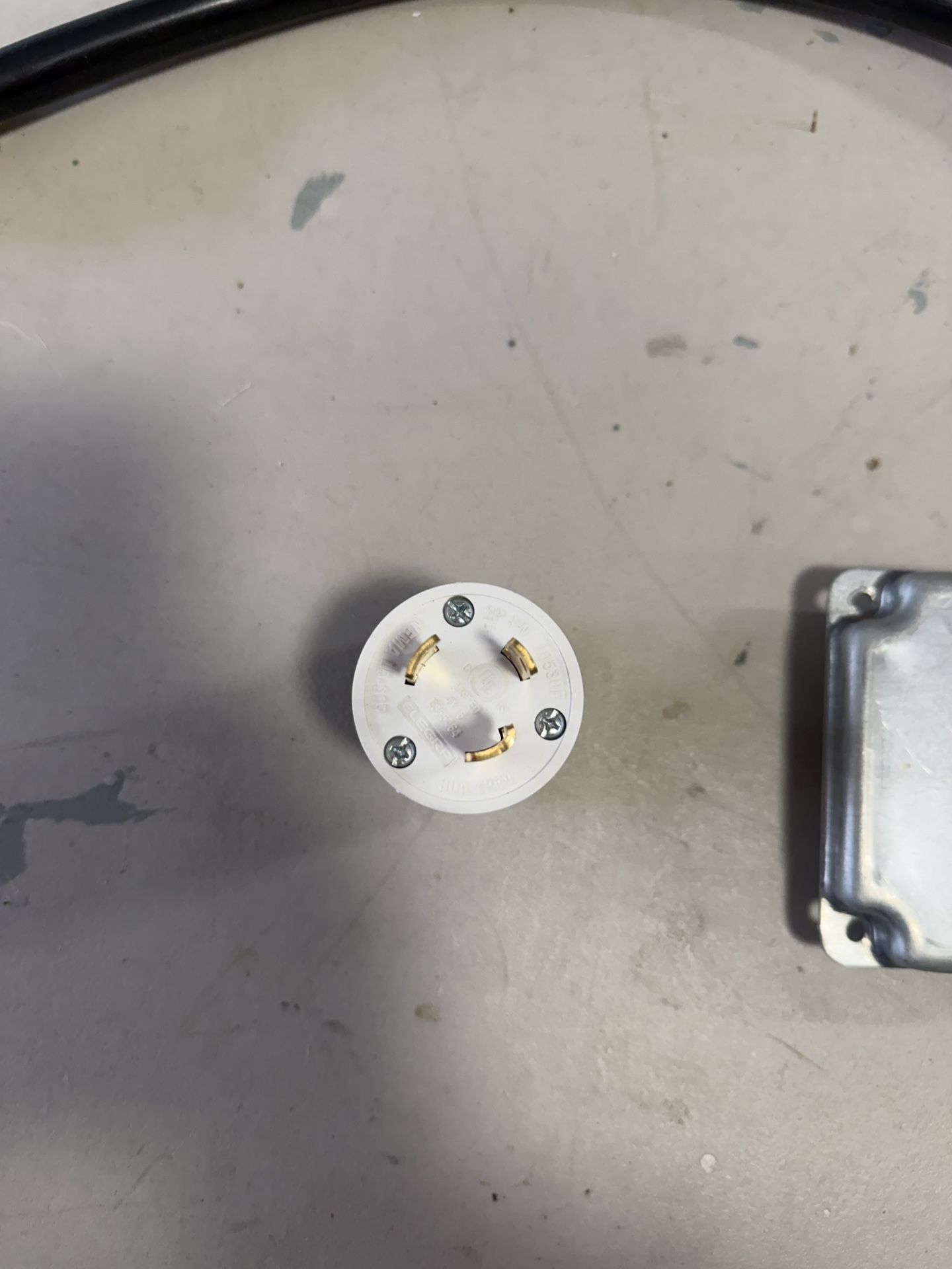 NEMA L5-30P Locking Plug