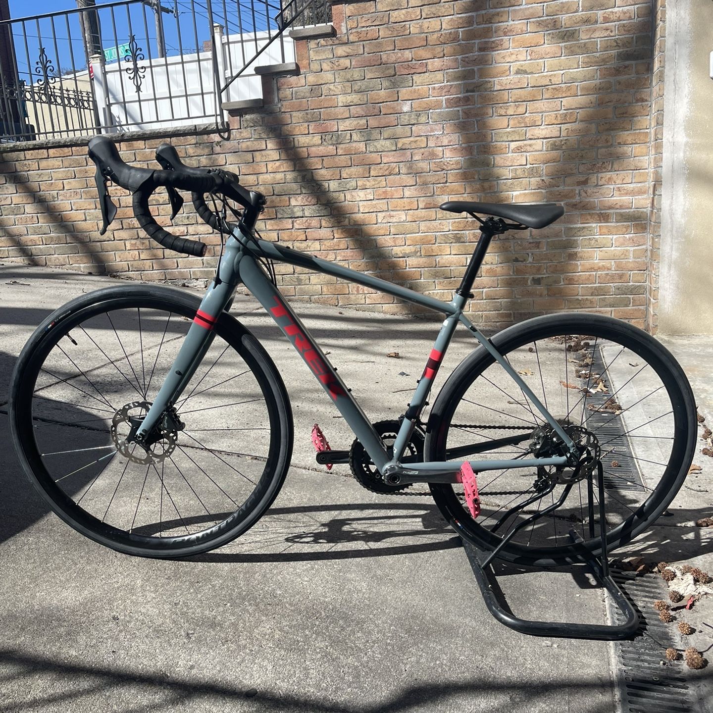 Trek Checkpoint Al4 52cm for Sale in Staten Island, NY - OfferUp