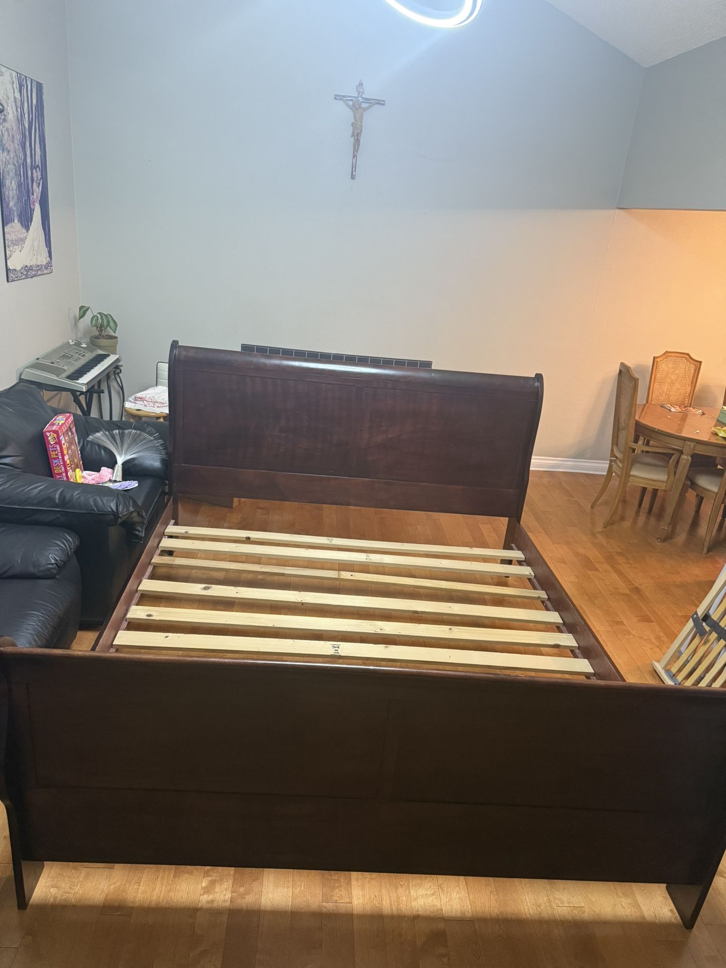 FREE KING SLEIGH BED FRAME