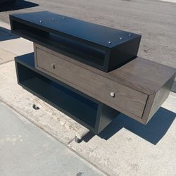 TV Stand / Media Center