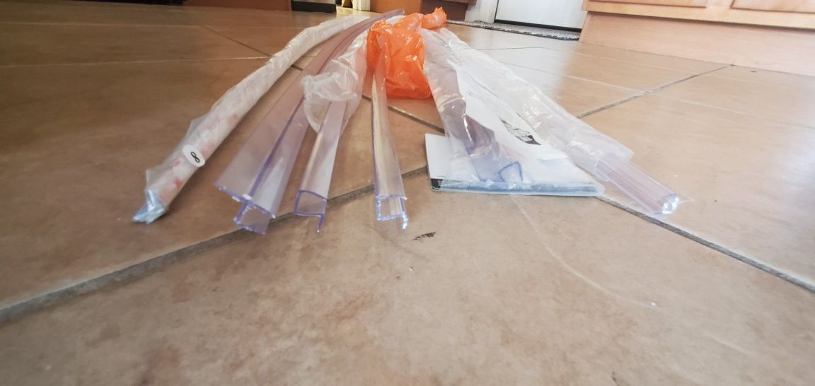 Glass shower Panel / Door 1/4" thick 135" W X 75"H for Sale in Mesa, AZ OfferUp