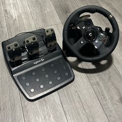 Logitech G920 Driving Force Racing Wheel