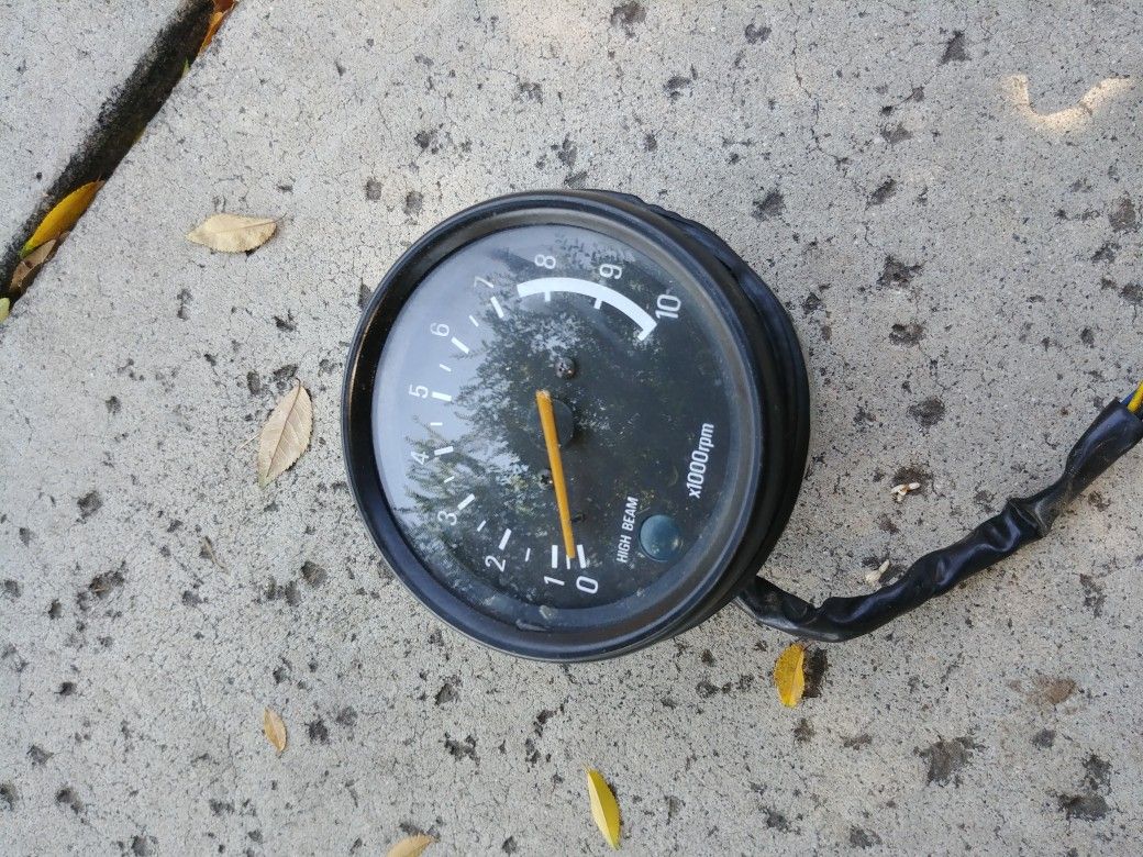 Yamaha XS650 tachometer