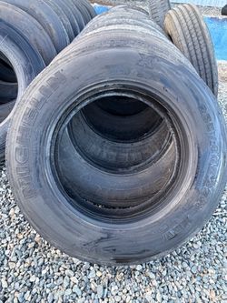 Michelin XRW 235/80R22.5 Commercial Truck Tire