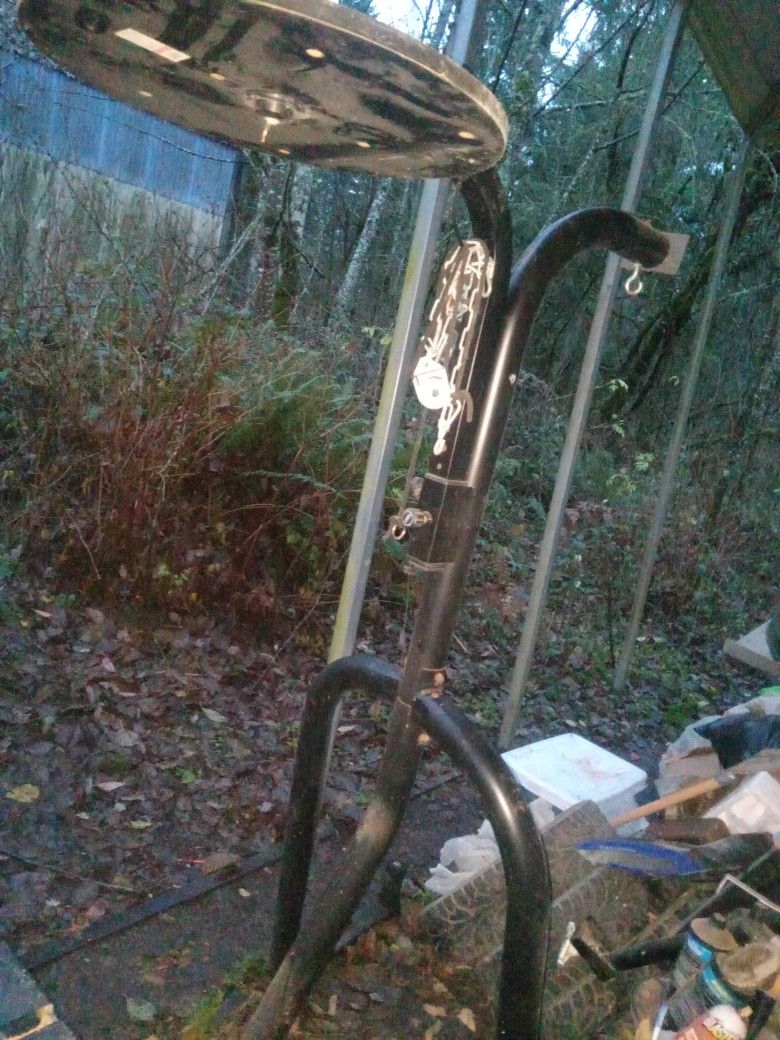 Everlast Dual Punching Bag Station