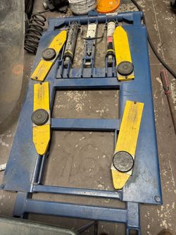 Scissor lift