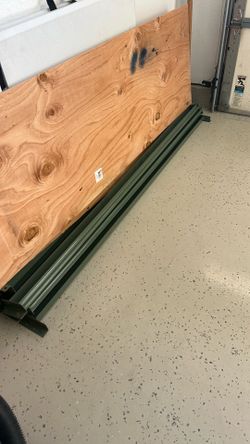 Metal with wooden shelves Scaffolding 46 feet