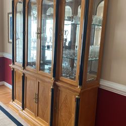 Very Beautiful Thomasville China Cabinet