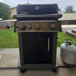 Barely used outdoor grill 
