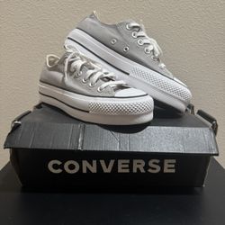  Converse Chuck Taylor Lift Platform Sneaker Women's 