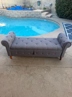 Gray Tufted Storage Chaise Lounge / Bench