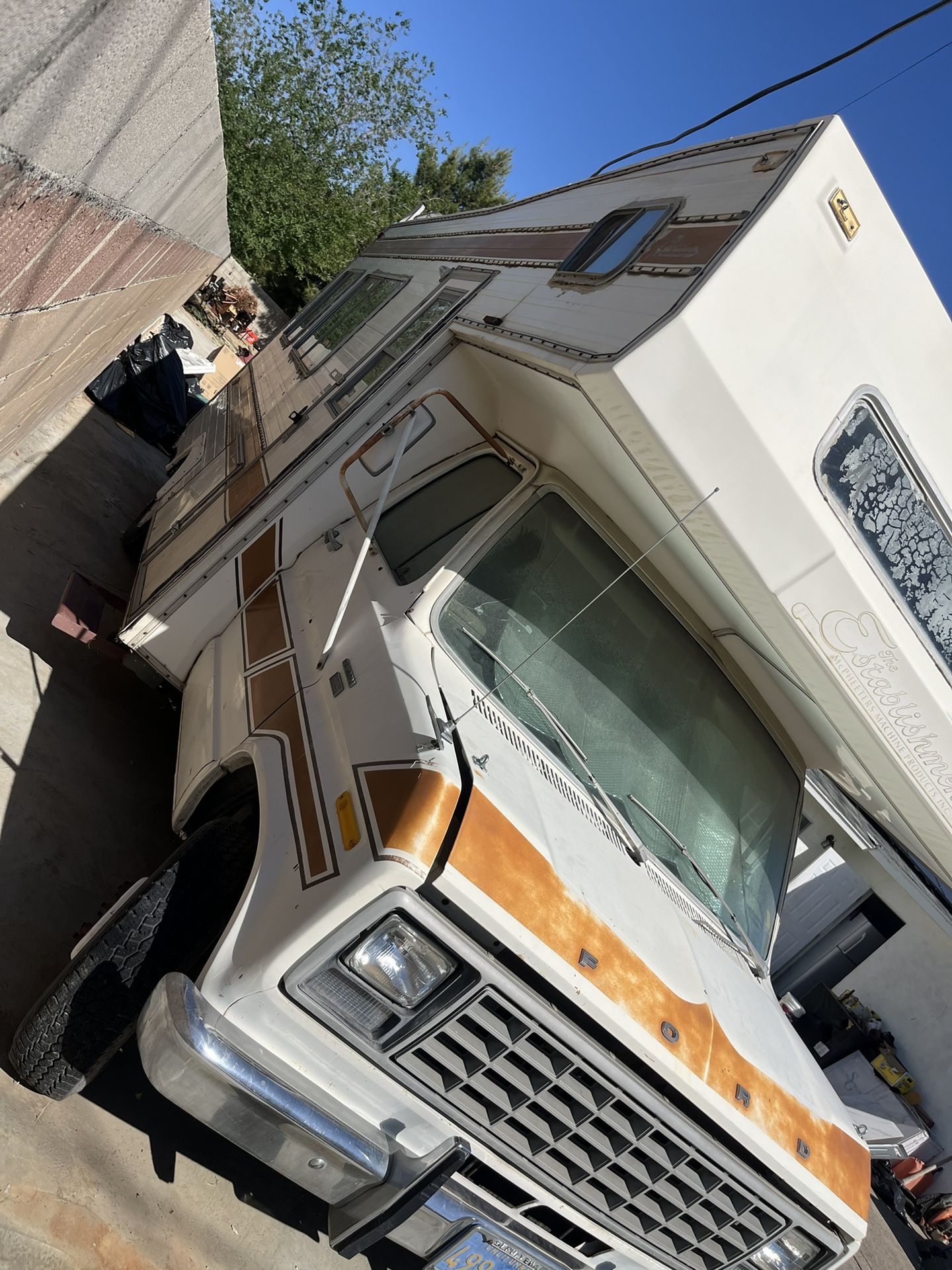 1978 Ford RV Motor Home Everything Works Just Need TLC