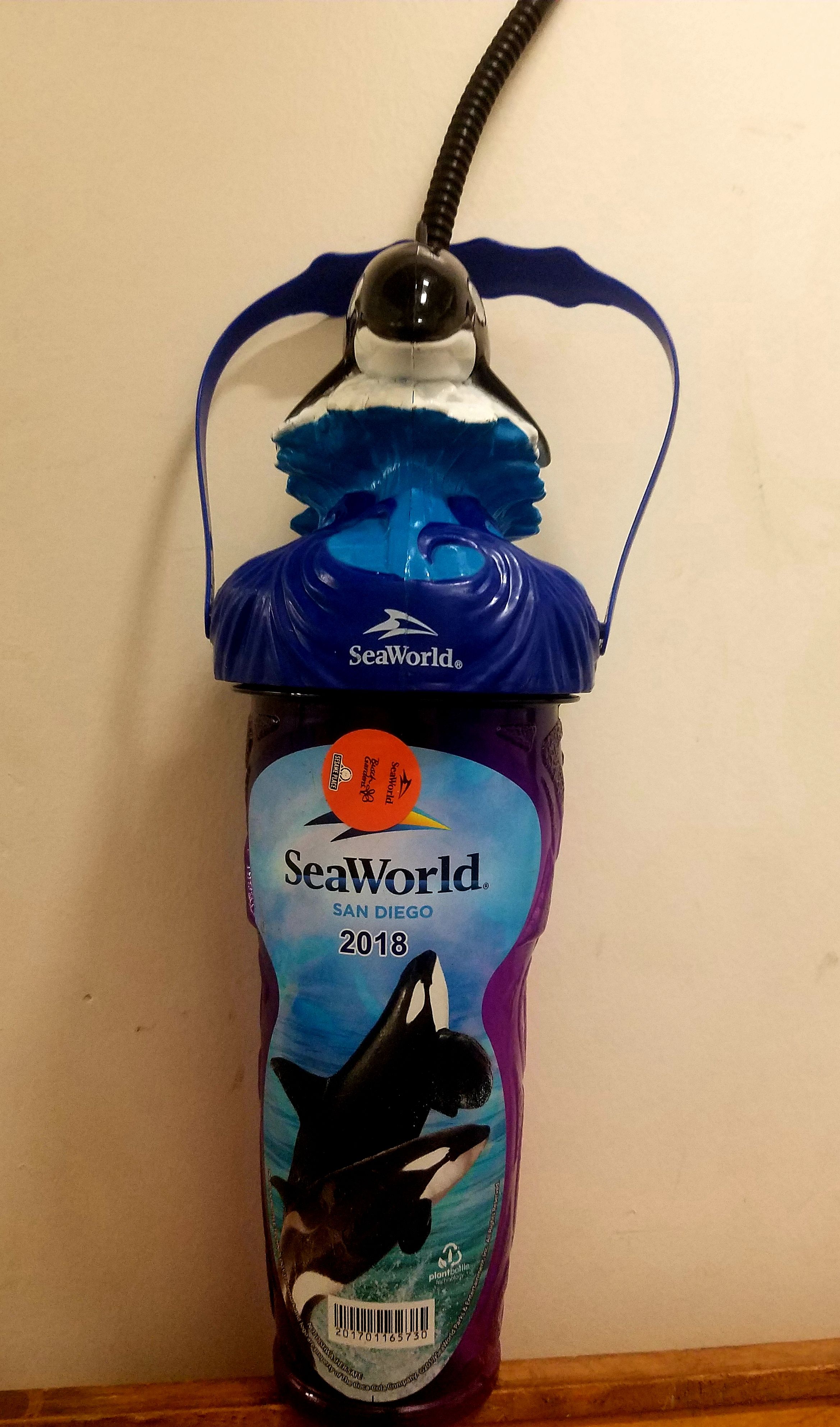 SEAWORLD 2O18 - COLLECTIBLE SHAMU SIPPY CUP