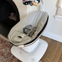 4moms Mamaroo Multi motion Baby Swing