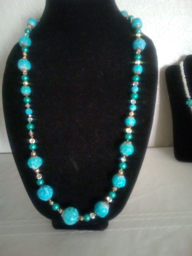 BEAUTIFUL TURQUOISE COLOR SET $40