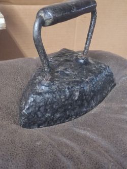 Antique Cast Iron Sad Iron