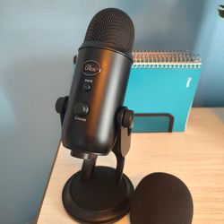 Like New! w/out Box Blue Yeti USB Microphone with Blue Mic Arm