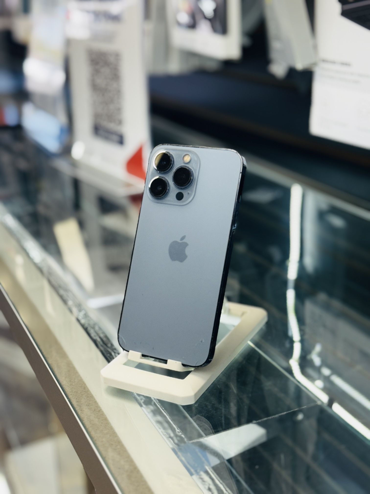 iPhone 13 Pro (Factory Unlocked) 